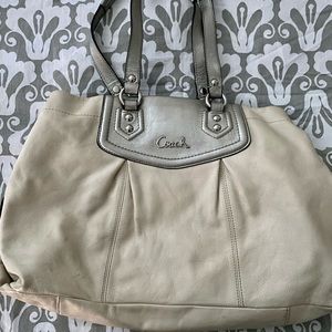 Large Off-white/silver Coach Purse
